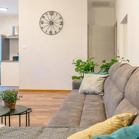 Awesome In With Wifi Apartment